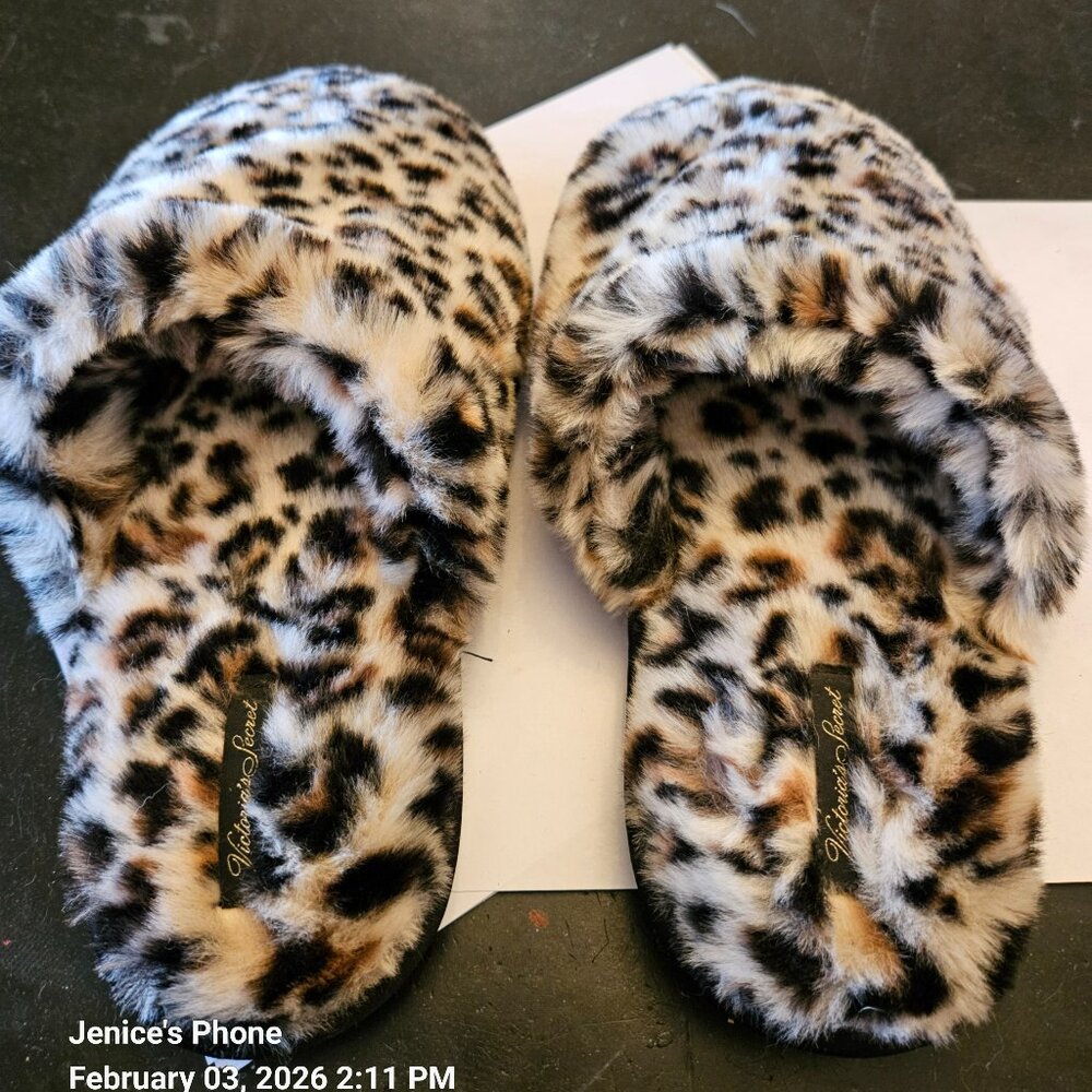 Leopard Victoria Secret slippers